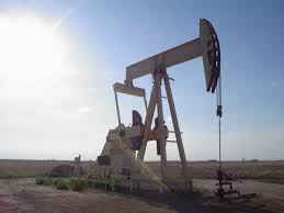 Giá dầu tăng sau tín hiệu lạc quan về kinh tế Mỹ và nhu cầu nhiên liệu tăng