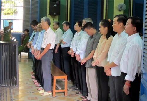 14 bị cáo hầu tòa vụ chiếm đoạt hàng trăm tỉ tại Agribank Tân Bình