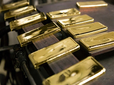 Giá vàng bật tăng mạnh, lên cao nhất trong 2 tháng