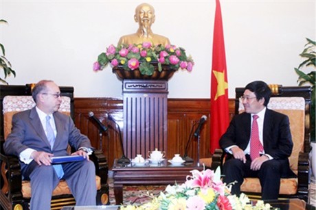 Phó Thủ tướng Phạm Bình Minh tiếp Trợ lý Ngoại trưởng Hoa Kỳ
