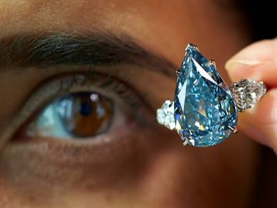24 triệu đô cho viên kim cương xanh lớn nhất thế giới