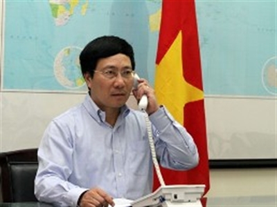 Bộ trưởng Ngoại giao Việt Nam điện đàm nhiều nước cập nhật vụ giàn khoan
