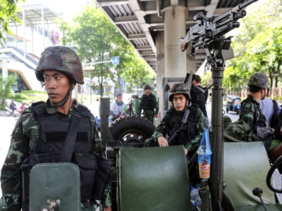 Thái Lan: Chứng khoán, baht giảm mạnh sau tin quân đội kiểm soát Bangkok