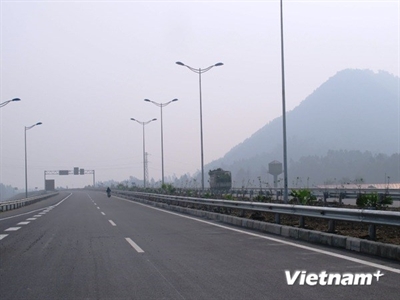 Thông toàn tuyến cao tốc Nội Bài-Lào Cai vào tháng 8