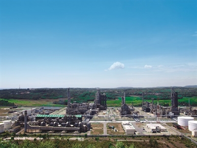Gazprom Neft muốn mua 49% vốn, mở rộng Nhà máy Lọc dầu Dung Quất