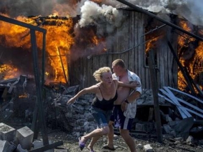 Ukraine: Thị trưởng bị bắn chết, MH17 đang nóng