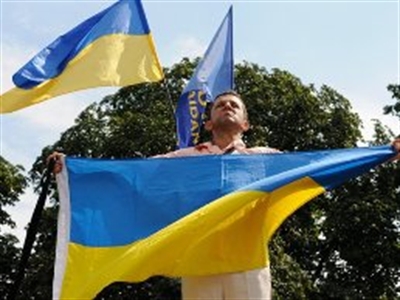Biểu tình đòi Tổng thống và Bộ trưởng Quốc phòng Ukraine từ chức