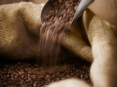 Giá cà phê Tây Nguyên đảo chiều tăng lên 38,3-39,6 triệu đồng tấn