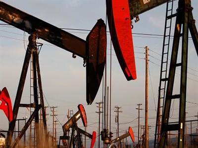Giá dầu giảm khi USD mạnh lên