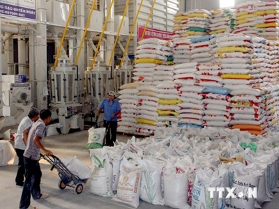 Đề xuất bãi bỏ thuế VAT 5% với tiêu thụ gạo trong nước