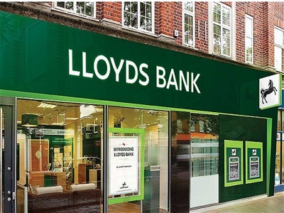 9000 nhân viên "đế chế" ngân hàng Lloyds mất việc
