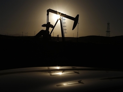 Giá dầu Brent xuống dưới 80 USD/thùng lần đầu tiên trong 4 năm