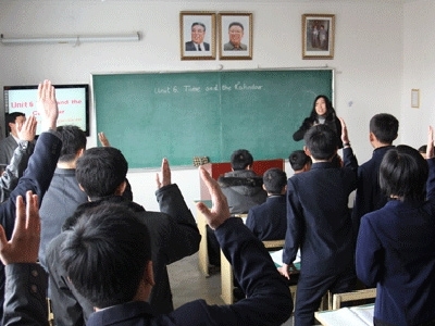 Học sinh Triều Tiên học môn bắt buộc về Kim Jong-un