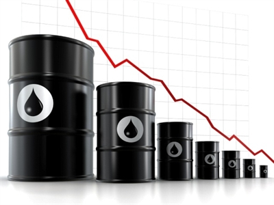 Bán tháo cổ phiếu dầu khí, VN-Index mất hơn 7 điểm