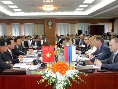 Tổng Giám đốc PVN đề nghị họp bất thường với Vietsovpetro vào tháng 7/2015 do giá dầu giảm