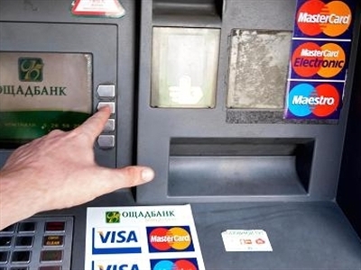 Visa và MasterCard cắt dịch vụ tại Crimea