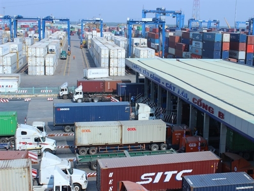 Hơn 1.000 container tồn đọng tại các cảng biển TP.HCM