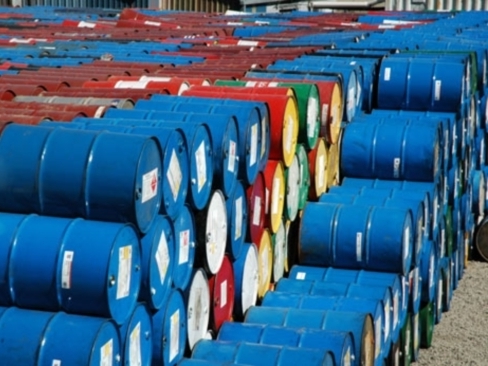 Giá dầu có thể xuống 25 USD/thùng khi OPEC án binh bất động