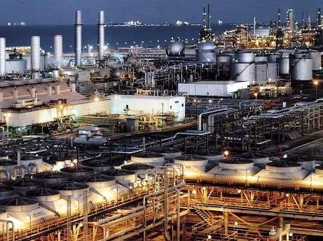 Giá dầu tăng lần đầu trong 4 phiên do USD giảm, đồn đoán về OPEC