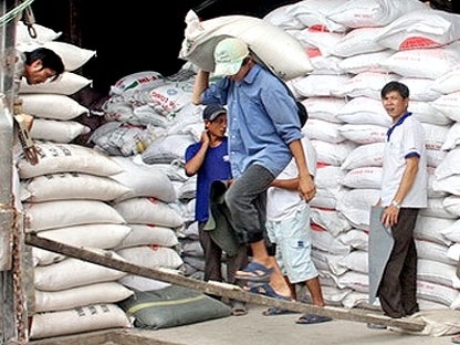Giá xuất khẩu gạo Việt Nam thấp nhất 4 năm rưỡi