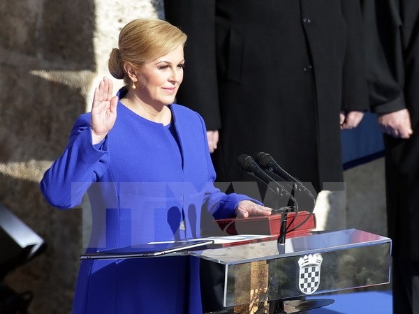 Nữ tổng thống đầu tiên của Croatia tuyên thệ nhậm chức