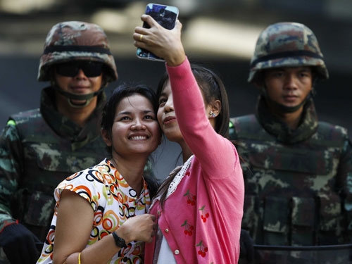 Thái Lan cấm phụ nữ chụp ảnh 'tự sướng' nửa dưới ngực
