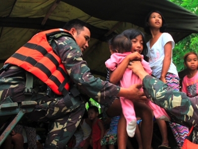 Bão Noul đổ bộ vào Philippines, 2.500 người sơ tán