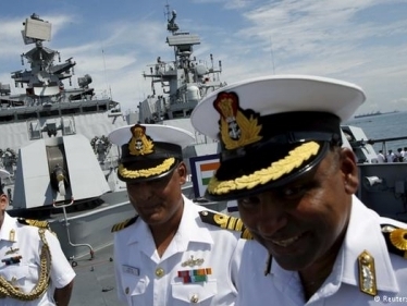 Ấn Độ cử tàu chiến tới Biển Đông