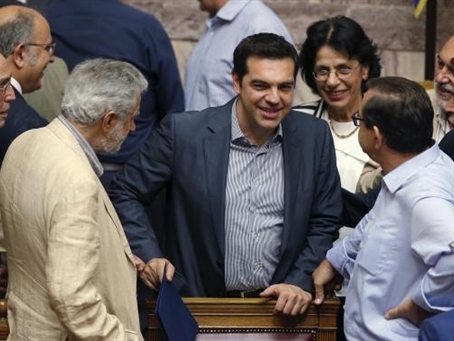 Quốc hội Hy Lạp ủng hộ đề xuất cứu trợ của chính phủ