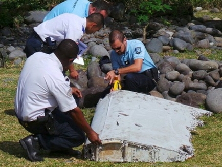 Malaysia xác nhận mảnh vỡ trên đảo La Reunion của MH370