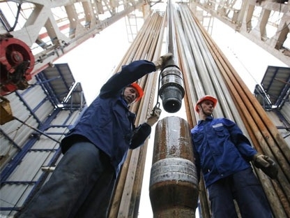 Giá dầu giảm đang “siết” kinh tế Nga tới mức nào?