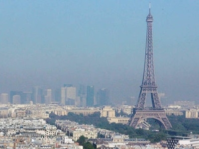 Tháp Eiffel đóng cửa vì báo động khủng bố