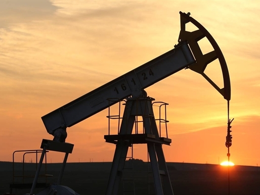 Giá dầu tăng do số giàn khoan giảm
