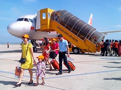 Người Việt bay sang Thái Lan về quê ăn tết