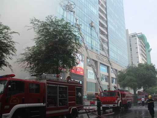 Diễn tập chữa cháy và cứu nạn - cứu hộ qui mô lớn  tại Vincom Center Đồng Khởi