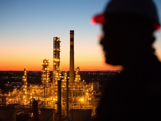Arab Saudi và Nga dự kiến hội đàm về cắt giảm sản lượng dầu thô