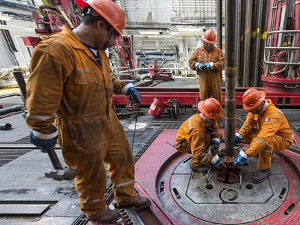Giá dầu tăng mạnh sau báo cáo của IEA