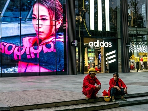 Nike và Adidas ăn nên làm ra ở Trung Quốc nhờ chống tham nhũng