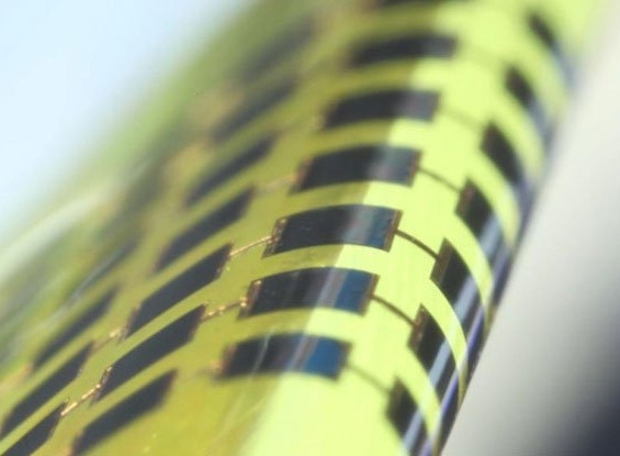 Bất ngờ với pin mặt trời siêu mỏng có thể uốn quanh bút chì