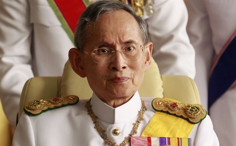 Quốc vương Bhumibol băng hà, kinh tế Thái có bị ảnh hưởng?