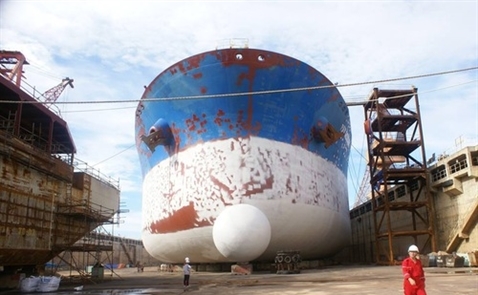 Lỗ nặng, nhà máy đóng tàu Dung Quất bên bờ phá sản