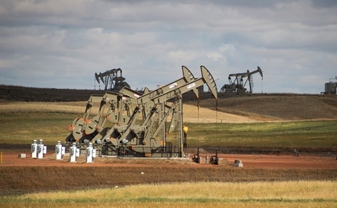 Giá dầu giảm mạnh do tồn kho tại Mỹ bất ngờ tăng