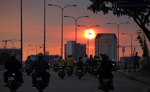 Việt Nam nới lỏng tiền tệ để tăng trưởng, dù còn nhiều rủi ro tín dụng