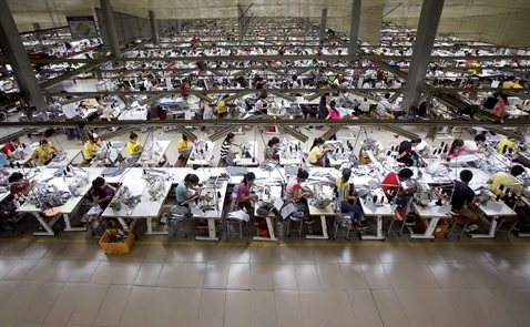 Việt Nam giữa ranh giới công xưởng và gia công