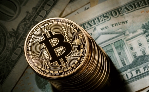 Bất chấp chỉ trích, Bitcoin đã vượt ngưỡng 12.000USD