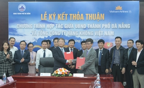 Đà Nẵng và Vietnam Airlines ký kết hợp tác xúc tiến du lịch