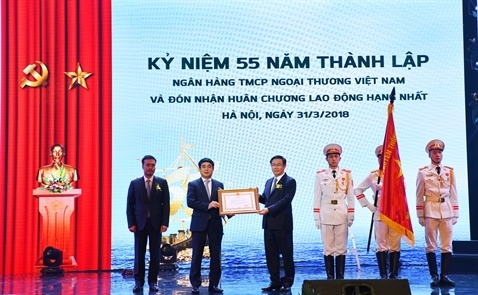 Kỷ niệm 55 năm thành lập, Vietcombank nhận Huân chương Lao động hạng Nhất