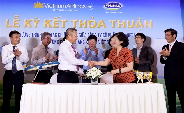 Vietnam Airlines -  Vinamilk trong chiến lược đồng thương hiệu