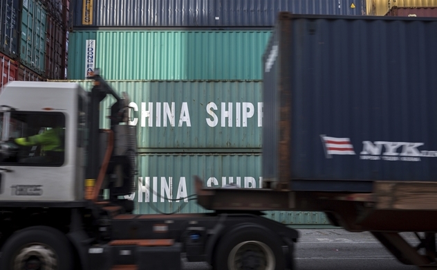 Trung Quốc hối hả  xuất khẩu sang Mỹ trước giờ G