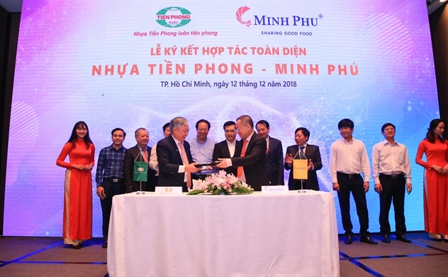 Nhựa Tiền Phong bắt tay Minh Phú công nghệ hóa ngành tôm